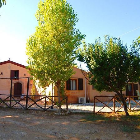 Agriturismo Terra Di Pace Noto Luaran gambar