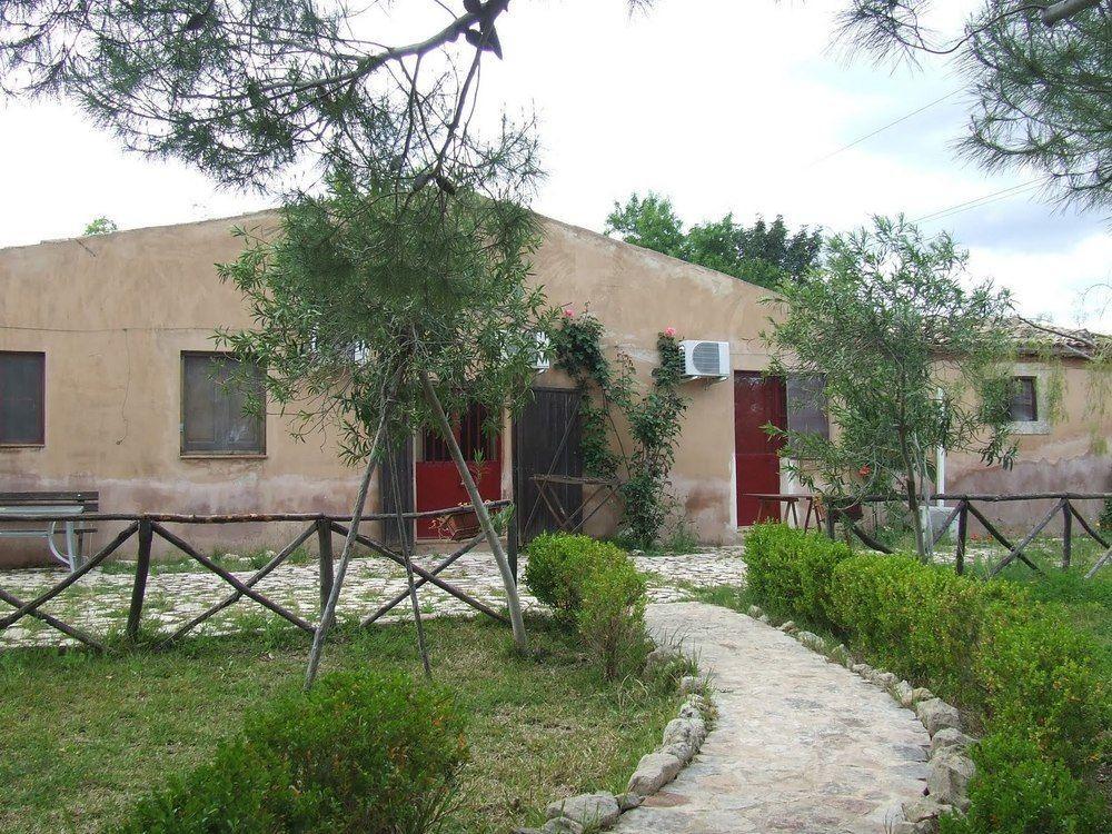Agriturismo Terra Di Pace Noto Luaran gambar